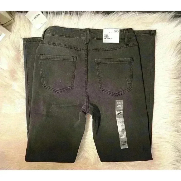 Forever 21 Mid Rise Skinny Jeans - Picture 2 of 8